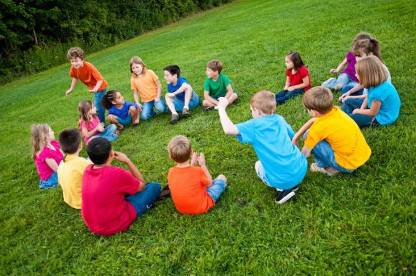 Duck Duck Goose game - Chasing game for kids - Party Games 4 Kids