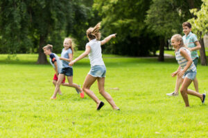 Stuck in the mud - Outdoor Chasing Game - Party Games 4 Kids